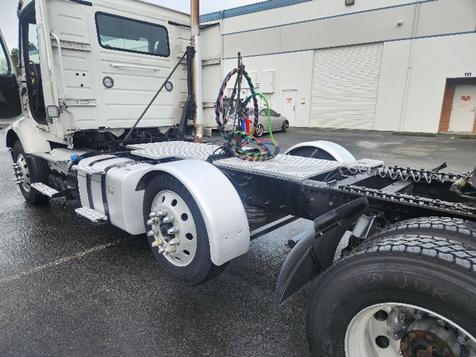 Day Cab Tractor-Heavy Duty Tractors-Volvo-2021-VNR84300-Kent-WA-519,039\n\t\tmiles-$ 59,000 - Image 17