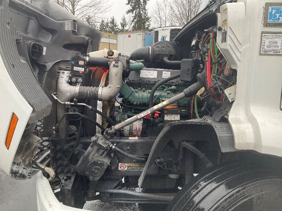 Day Cab Tractor-Heavy Duty Tractors-Volvo-2021-VNR84300-Kent-WA-525,566\n\t\tmiles-$ 57,250 - Image 16