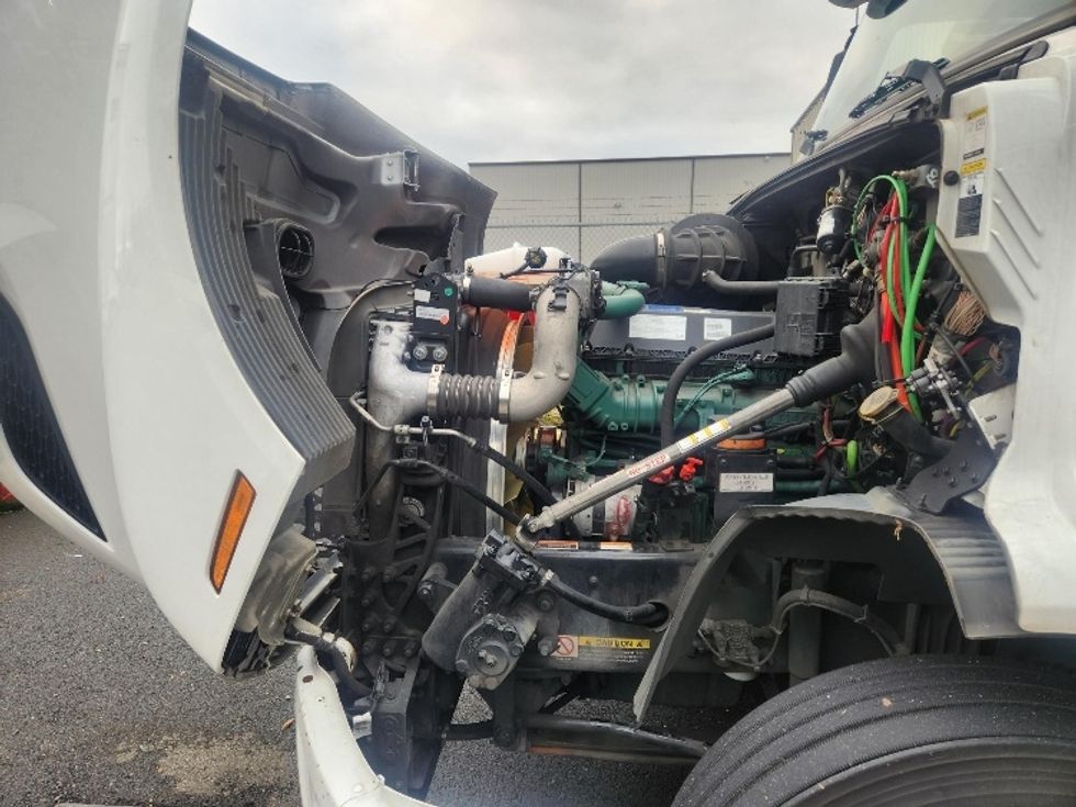 Day Cab Tractor-Heavy Duty Tractors-Volvo-2021-VNR84300-Kent-WA-530,491\n\t\tmiles-$ 57,750 - Image 16