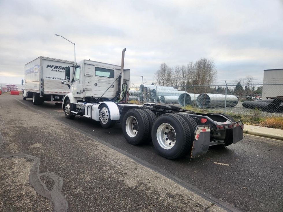 Day Cab Tractor-Heavy Duty Tractors-Volvo-2021-VNR84300-Kent-WA-530,491\n\t\tmiles-$ 57,750 - Image 5