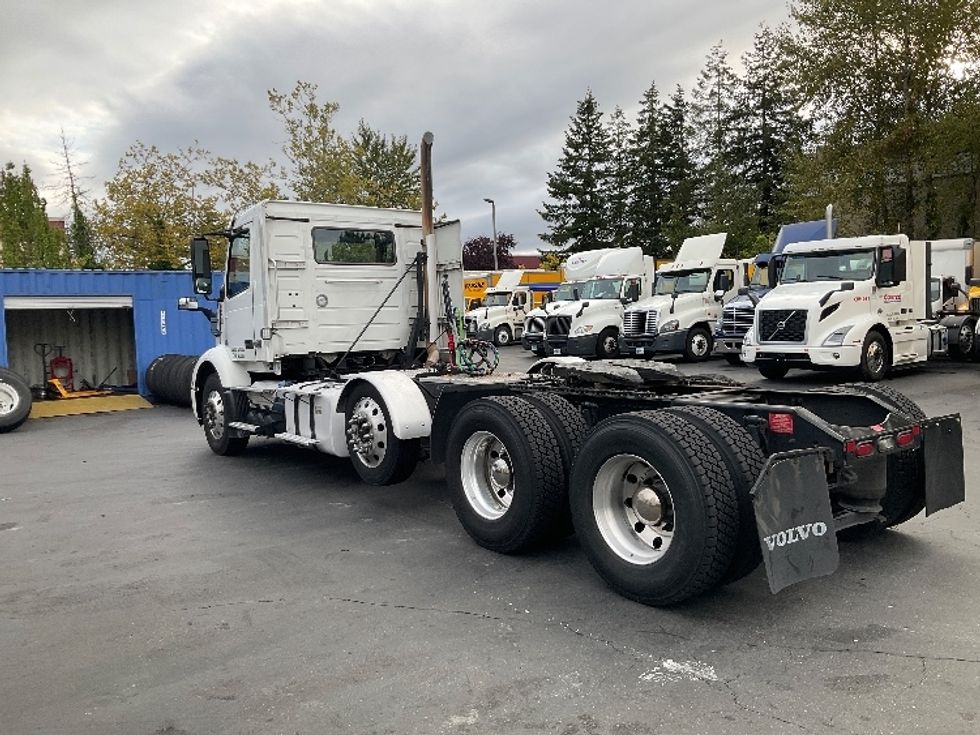Day Cab Tractor-Heavy Duty Tractors-Volvo-2021-VNR84300-Sumner-WA-467,133\n\t\tmiles-$ 82,500 - Image 5