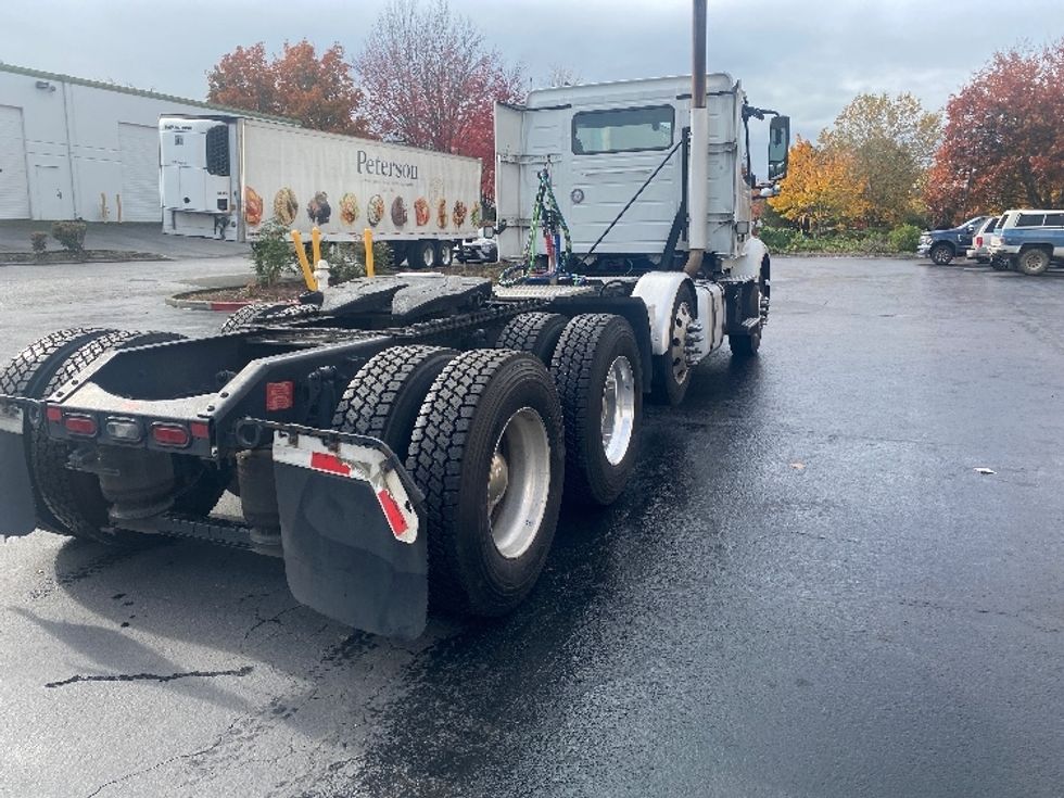 Day Cab Tractor-Heavy Duty Tractors-Volvo-2021-VNR84300-Sumner-WA-477,776\n\t\tmiles-$ 80,750 - Image 7