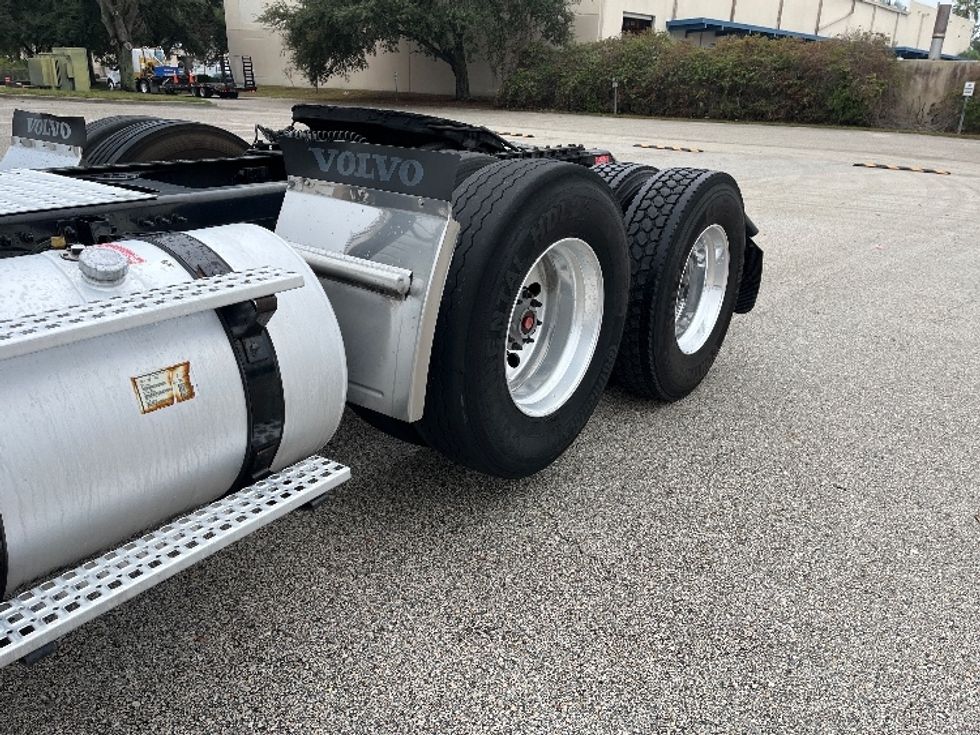 Day Cab Tractor-Heavy Duty Tractors-Volvo-2022-VNL62300-Tampa-FL-676,873\n\t\tmiles-$ 26,000 - Image 17