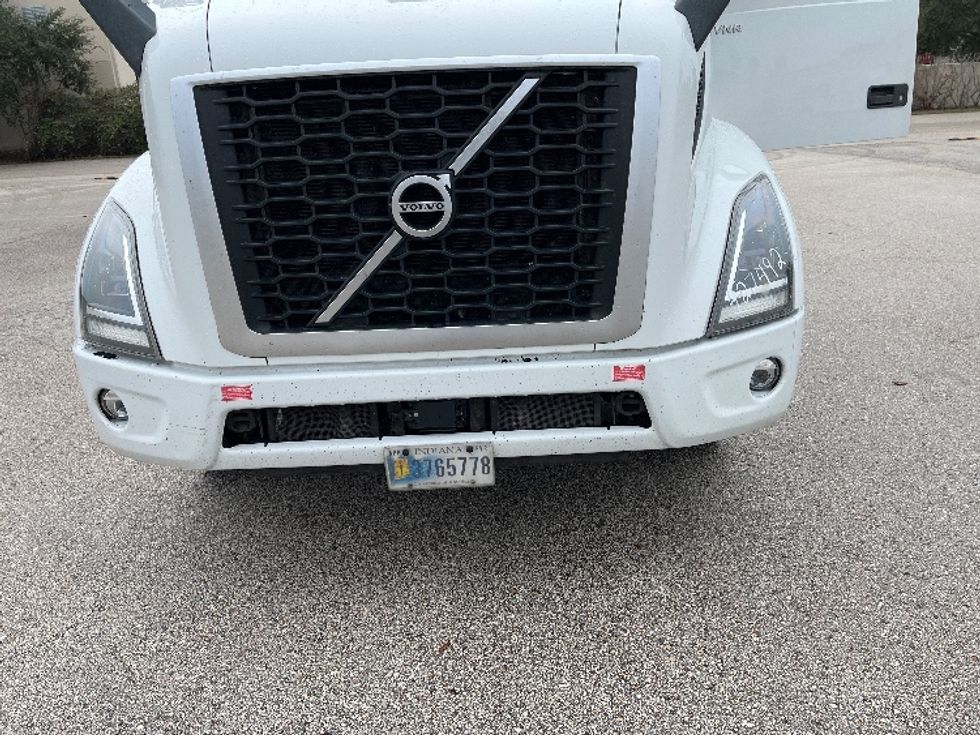 Day Cab Tractor-Heavy Duty Tractors-Volvo-2022-VNL62300-Tampa-FL-676,873\n\t\tmiles-$ 26,000 - Image 20