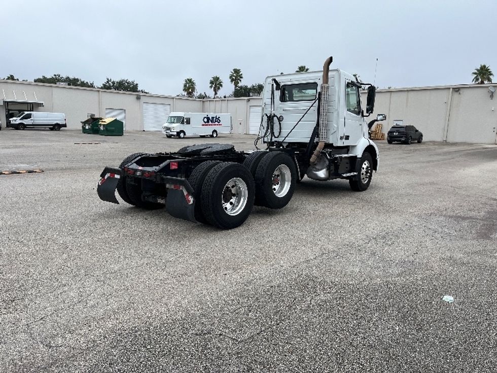 Day Cab Tractor-Heavy Duty Tractors-Volvo-2022-VNL62300-Tampa-FL-676,873\n\t\tmiles-$ 26,000 - Image 7