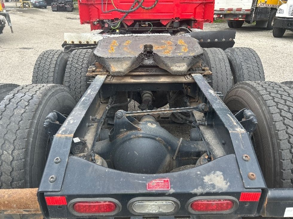Day Cab Tractor-Heavy Duty Tractors-Volvo-2022-VNL64T300-Auburn-MA-277,669\n\t\tmiles-$ 62,750 - Image 6