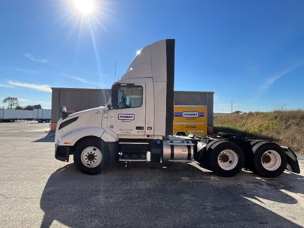 Day Cab Tractor-Heavy Duty Tractors-Volvo-2022-VNL64T300-Coxsackie-NY-596,123\n\t\tmiles-$ 36,250 - Image 4