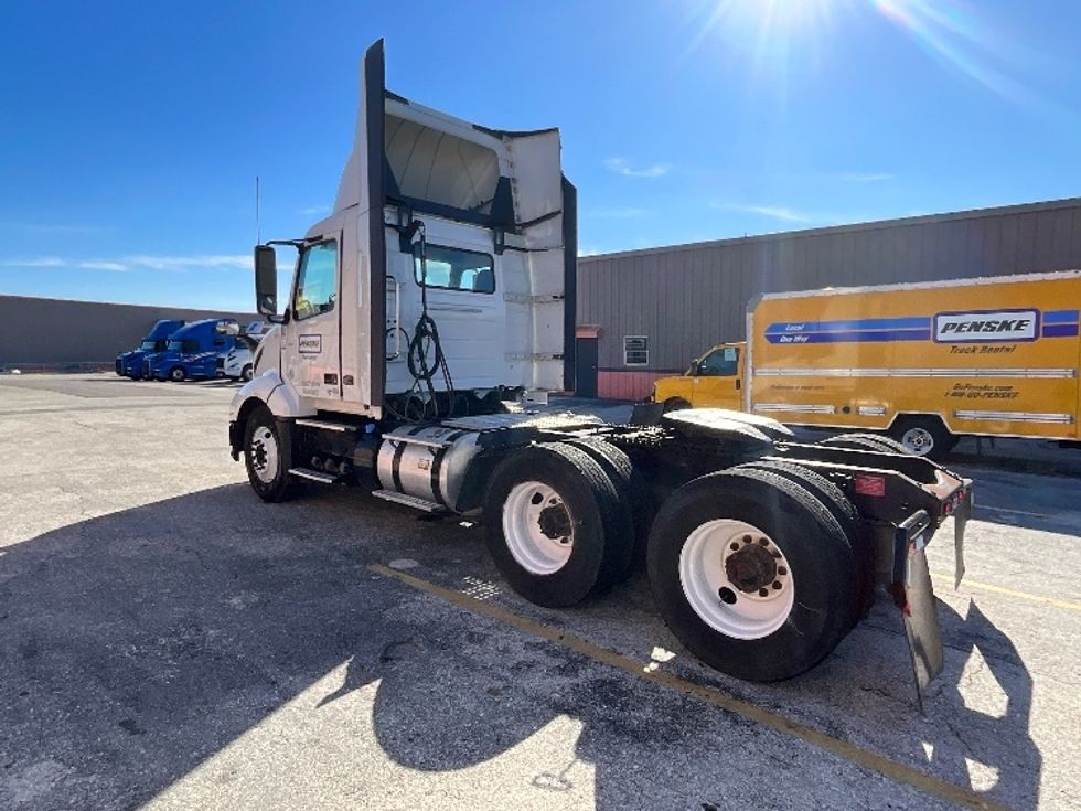 Day Cab Tractor-Heavy Duty Tractors-Volvo-2022-VNL64T300-Coxsackie-NY-596,123\n\t\tmiles-$ 36,250 - Image 5