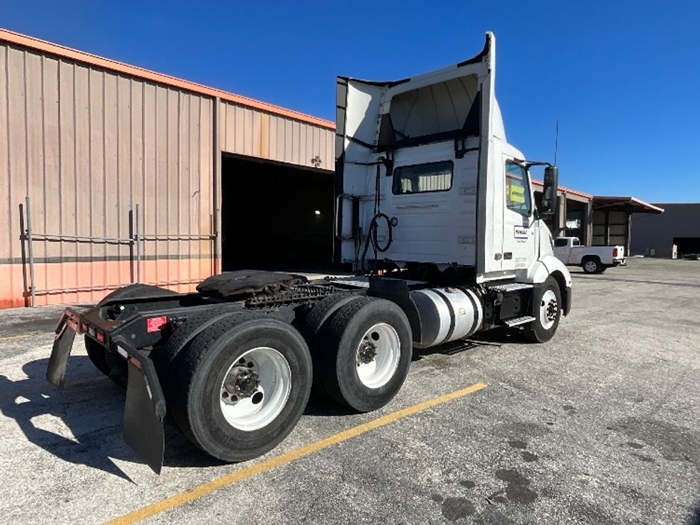 Day Cab Tractor-Heavy Duty Tractors-Volvo-2022-VNL64T300-Coxsackie-NY-596,123\n\t\tmiles-$ 36,250 - Image 7