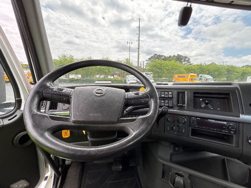 Day Cab Tractor-Heavy Duty Tractors-Volvo-2022-VNL64T300-Forest Park-GA-549,346\n\t\tmiles-$ 47,750 - Image 10