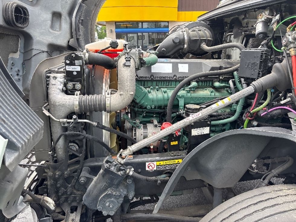 Day Cab Tractor-Heavy Duty Tractors-Volvo-2022-VNL64T300-Forest Park-GA-549,346\n\t\tmiles-$ 47,750 - Image 14