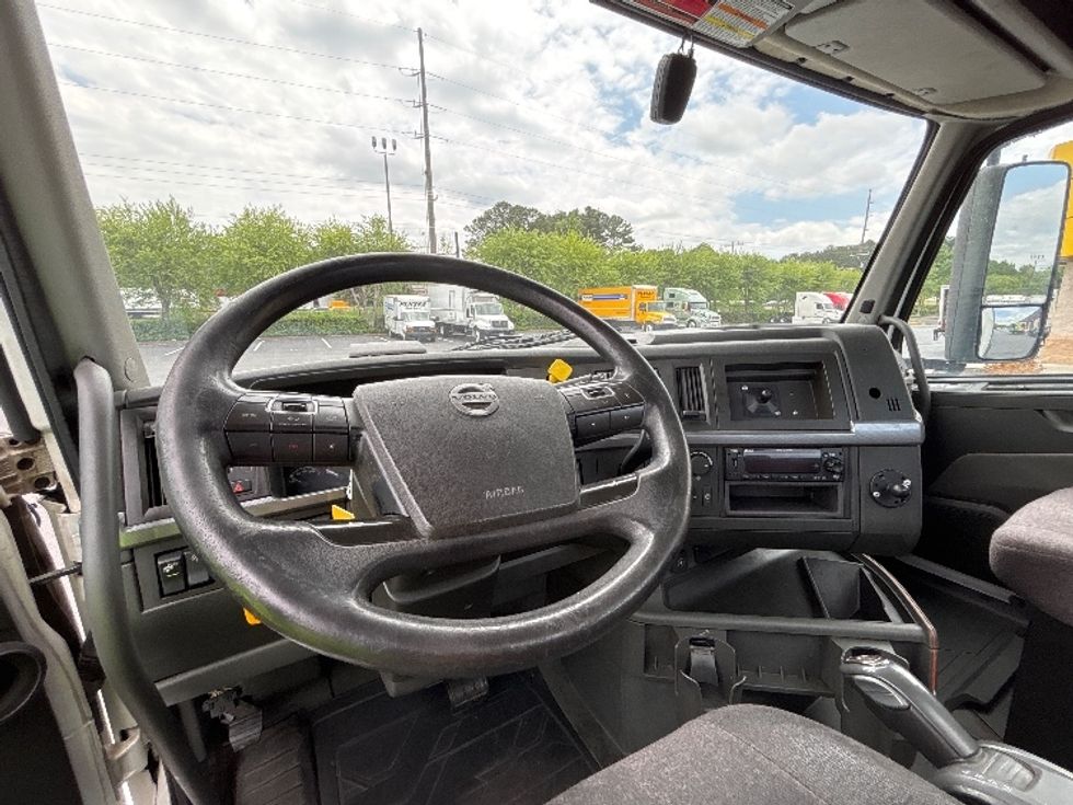 Day Cab Tractor-Heavy Duty Tractors-Volvo-2022-VNL64T300-Forest Park-GA-549,346\n\t\tmiles-$ 47,750 - Image 9