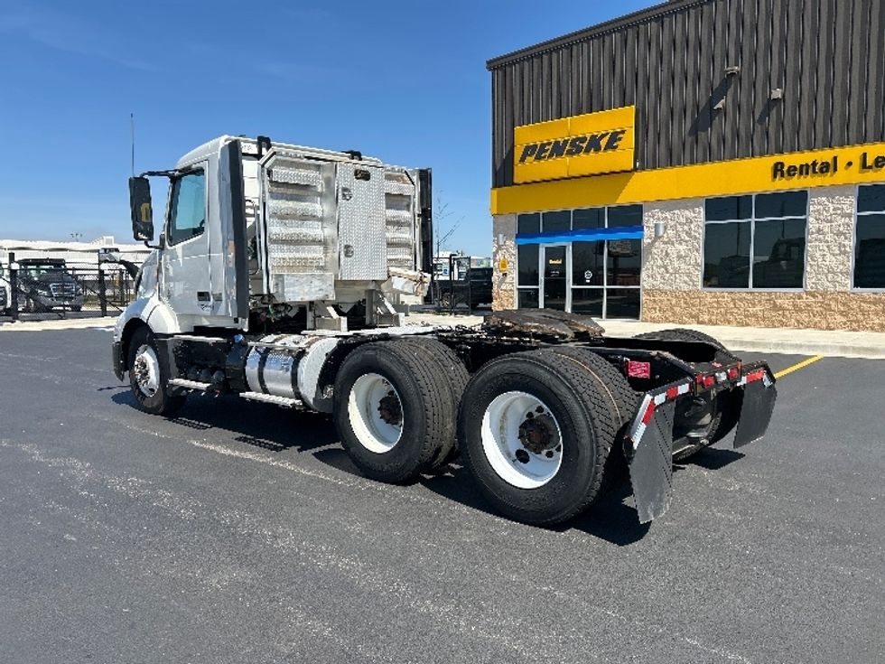 Day Cab Tractor-Heavy Duty Tractors-Volvo-2022-VNL64T300-Lowell-AR-187,338\n\t\tmiles-$ 78,750 - Image 5