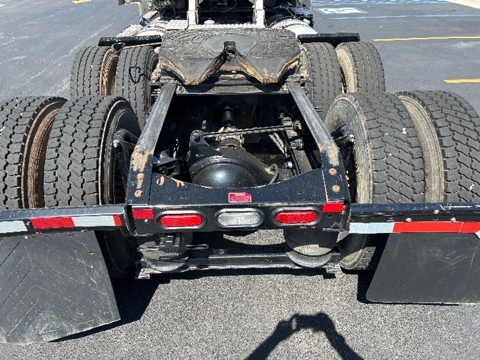 Day Cab Tractor-Heavy Duty Tractors-Volvo-2022-VNL64T300-Lowell-AR-187,338\n\t\tmiles-$ 78,750 - Image 6