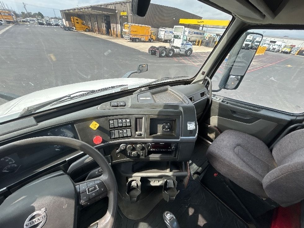 Day Cab Tractor-Heavy Duty Tractors-Volvo-2022-VNL64T300-Lowell-AR-189,025\n\t\tmiles-$ 78,500 - Image 10