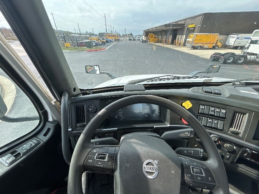 Day Cab Tractor-Heavy Duty Tractors-Volvo-2022-VNL64T300-Lowell-AR-189,025\n\t\tmiles-$ 78,500 - Image 11