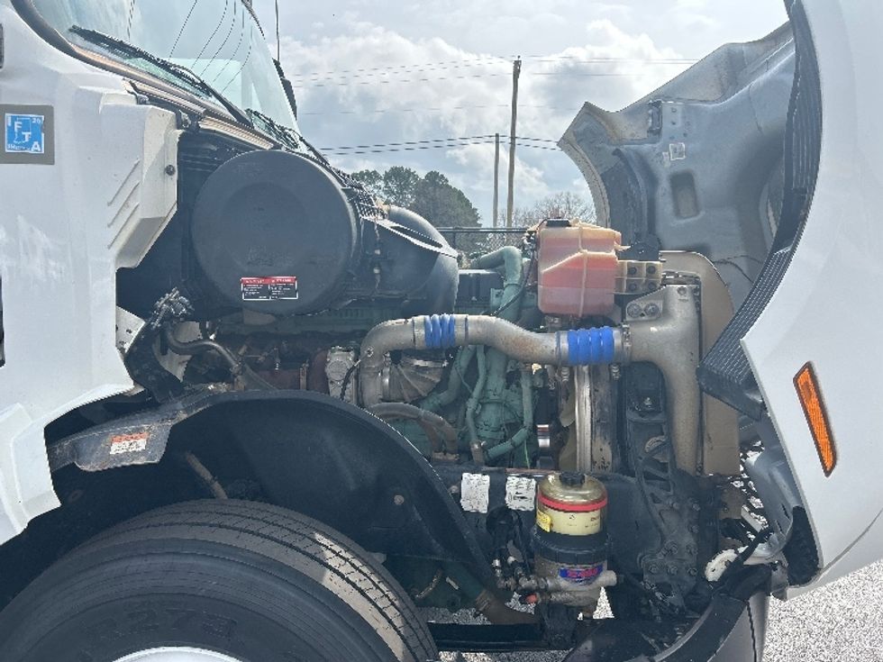 Day Cab Tractor-Heavy Duty Tractors-Volvo-2022-VNL64T300-Lowell-AR-189,025\n\t\tmiles-$ 78,500 - Image 15