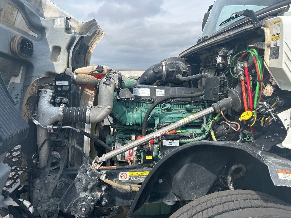 Day Cab Tractor-Heavy Duty Tractors-Volvo-2022-VNL64T300-Lowell-AR-189,025\n\t\tmiles-$ 78,500 - Image 16