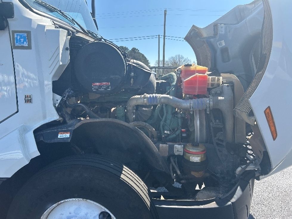 Day Cab Tractor-Heavy Duty Tractors-Volvo-2022-VNL64T300-Lowell-AR-239,441\n\t\tmiles-$ 75,250 - Image 15
