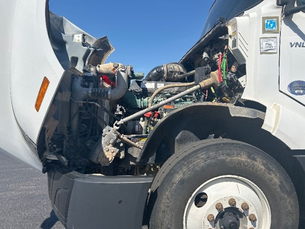 Day Cab Tractor-Heavy Duty Tractors-Volvo-2022-VNL64T300-Lowell-AR-239,441\n\t\tmiles-$ 75,250 - Image 16