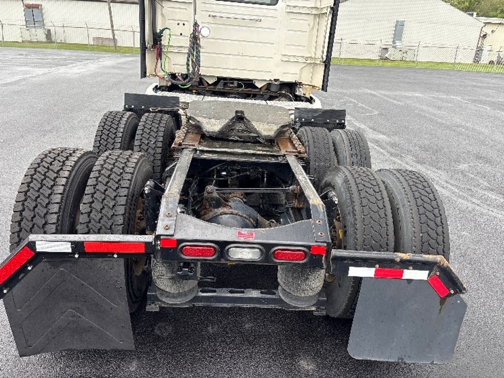 Day Cab Tractor-Heavy Duty Tractors-Volvo-2022-VNL64T300-Middlefield-OH-608,135\n\t\tmiles-$ 36,000 - Image 6