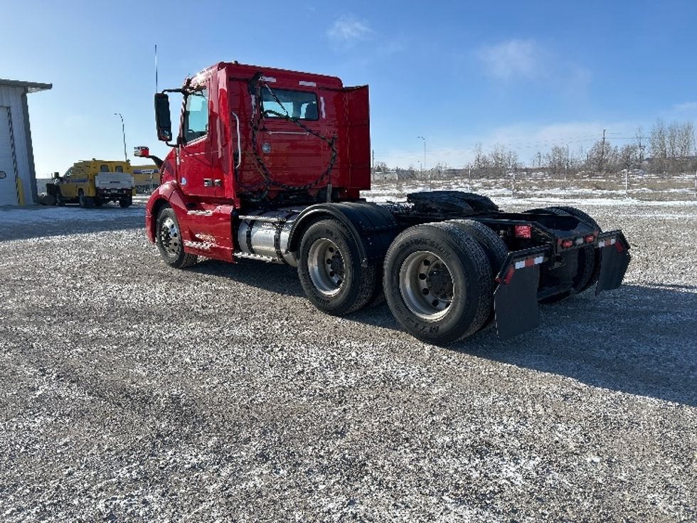 Day Cab Tractor-Heavy Duty Tractors-Volvo-2022-VNL64T300-Minot-ND-107,146\n\t\tmiles-$ 77,250 - Image 5