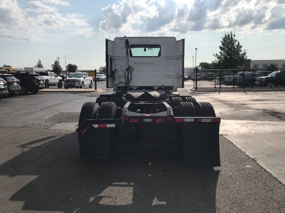 Day Cab Tractor-Heavy Duty Tractors-Volvo-2022-VNL64T300-Oklahoma City-OK-198,011\n\t\tmiles-$ 85,250 - Image 6