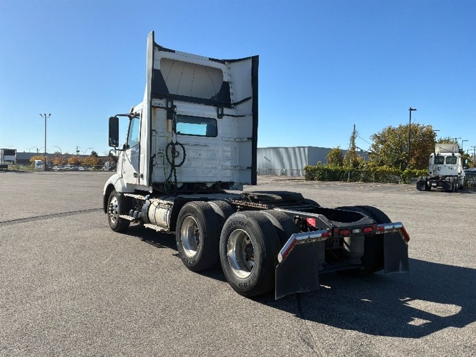 Day Cab Tractor-Heavy Duty Tractors-Volvo-2022-VNL64T300-Saint Laurent-PQ-718,239\n\t\tkm-$ 78,250 - Image 5