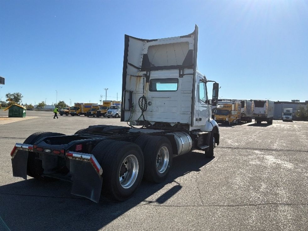 Day Cab Tractor-Heavy Duty Tractors-Volvo-2022-VNL64T300-Saint Laurent-PQ-718,239\n\t\tkm-$ 78,250 - Image 7