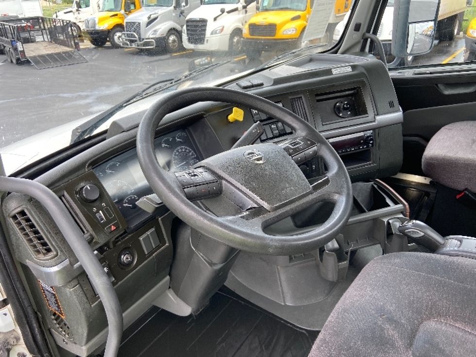 Day Cab Tractor-Heavy Duty Tractors-Volvo-2022-VNL64T300-San Antonio-TX-267,964\n\t\tmiles-$ 72,750 - Image 10