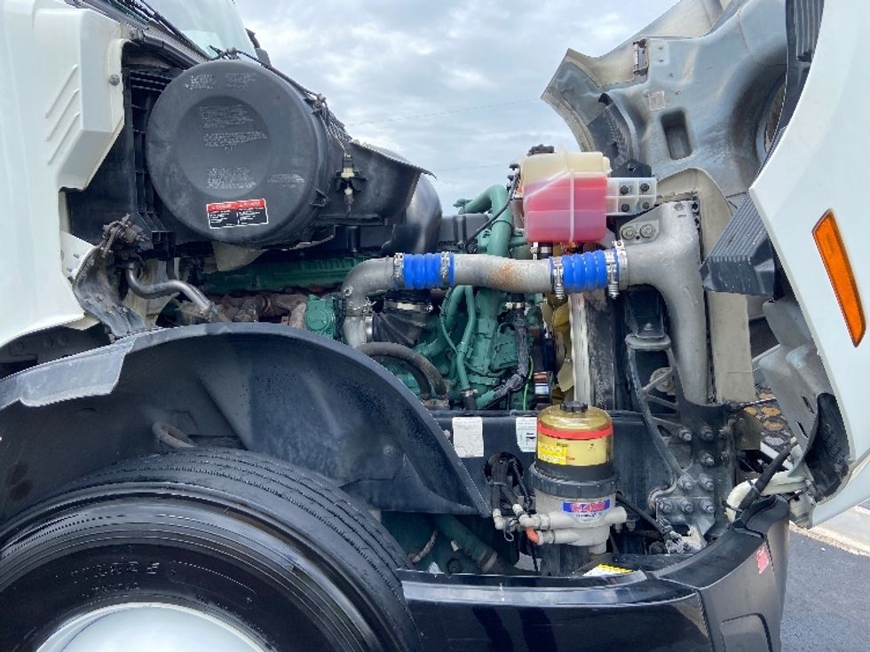 Day Cab Tractor-Heavy Duty Tractors-Volvo-2022-VNL64T300-San Antonio-TX-267,964\n\t\tmiles-$ 72,750 - Image 15