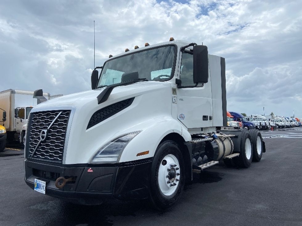 Day Cab Tractor-Heavy Duty Tractors-Volvo-2022-VNL64T300-San Antonio-TX-267,964\n\t\tmiles-$ 72,750 - Image 3