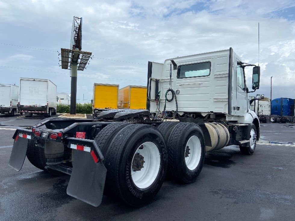 Day Cab Tractor-Heavy Duty Tractors-Volvo-2022-VNL64T300-San Antonio-TX-267,964\n\t\tmiles-$ 72,750 - Image 7