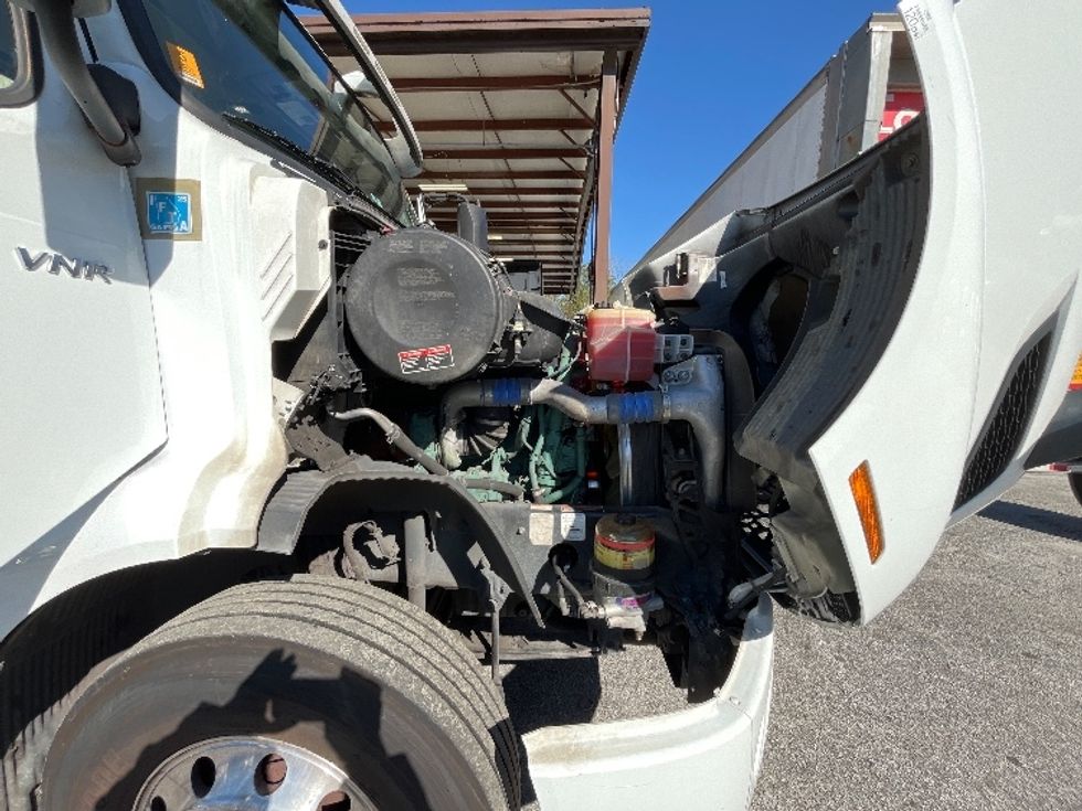 Day Cab Tractor-Heavy Duty Tractors-Volvo-2022-VNR62300-Atlanta-GA-476,865\n\t\tmiles-$ 47,250 - Image 15