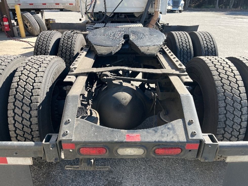 Day Cab Tractor-Heavy Duty Tractors-Volvo-2022-VNR62300-Atlanta-GA-476,865\n\t\tmiles-$ 47,250 - Image 6