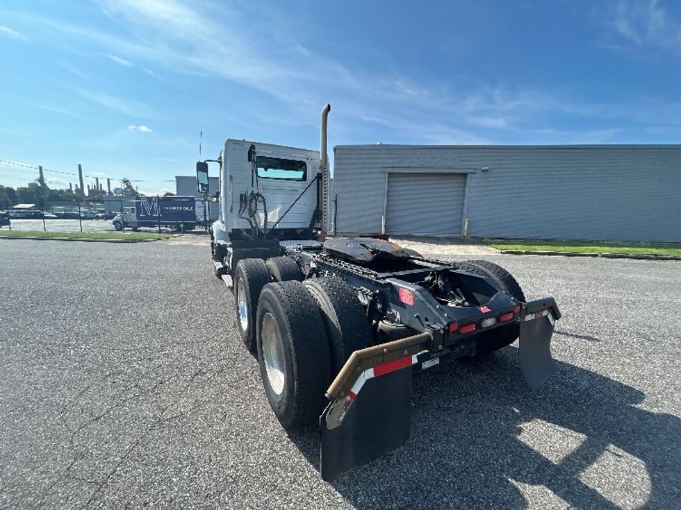 Day Cab Tractor-Heavy Duty Tractors-Volvo-2022-VNR62300-Birmingham-AL-468,743\n\t\tmiles-$ 43,000 - Image 5
