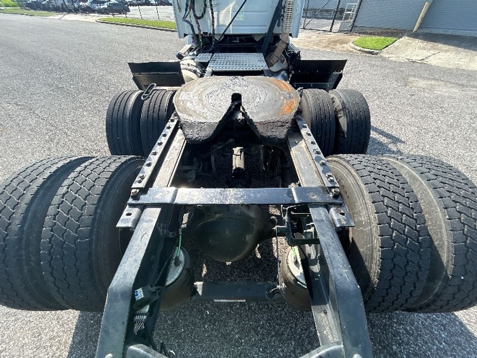 Day Cab Tractor-Heavy Duty Tractors-Volvo-2022-VNR62300-Birmingham-AL-468,743\n\t\tmiles-$ 43,000 - Image 6