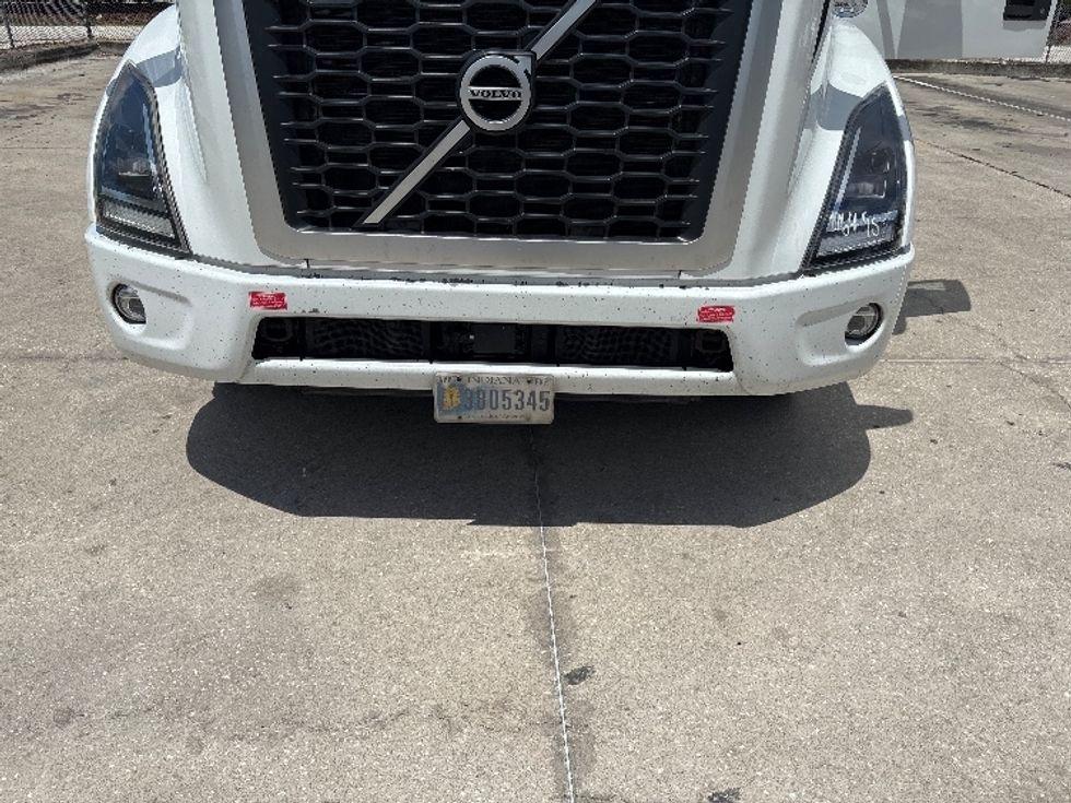 Day Cab Tractor-Heavy Duty Tractors-Volvo-2022-VNR62300-Tampa-FL-570,450\n\t\tmiles-$ 36,250 - Image 19