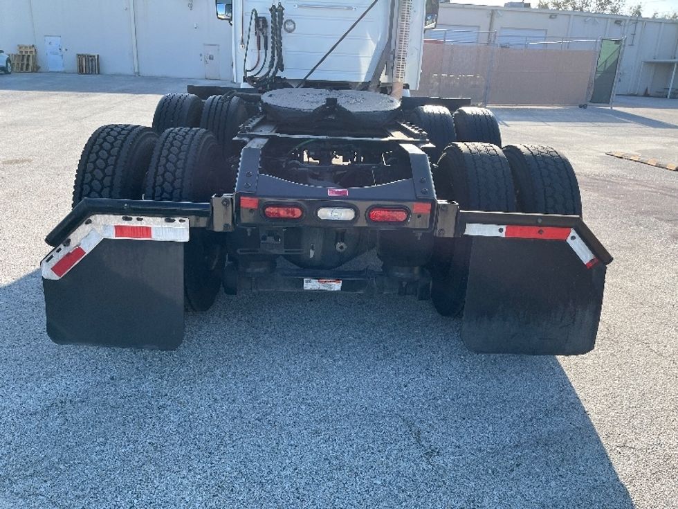Day Cab Tractor-Heavy Duty Tractors-Volvo-2022-VNR62300-Tampa-FL-601,364\n\t\tmiles-$ 25,750 - Image 24
