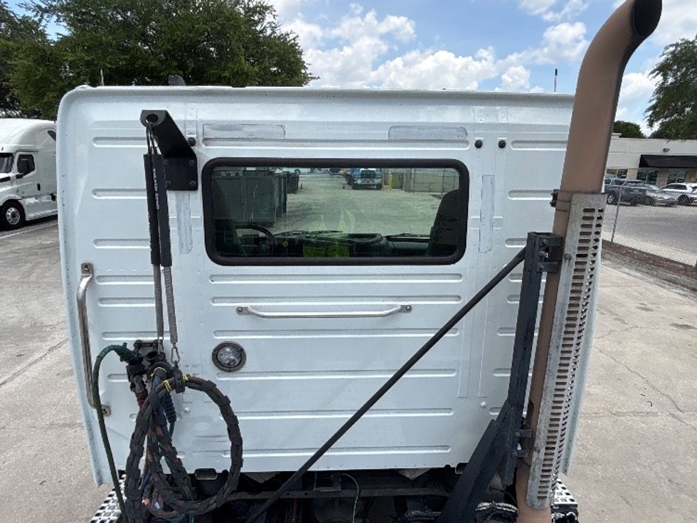 Day Cab Tractor-Heavy Duty Tractors-Volvo-2022-VNR62300-Tampa-FL-660,979\n\t\tmiles-$ 26,750 - Image 21