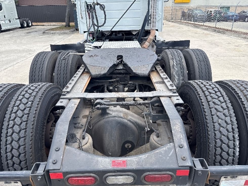 Day Cab Tractor-Heavy Duty Tractors-Volvo-2022-VNR62300-Tampa-FL-660,979\n\t\tmiles-$ 26,750 - Image 6