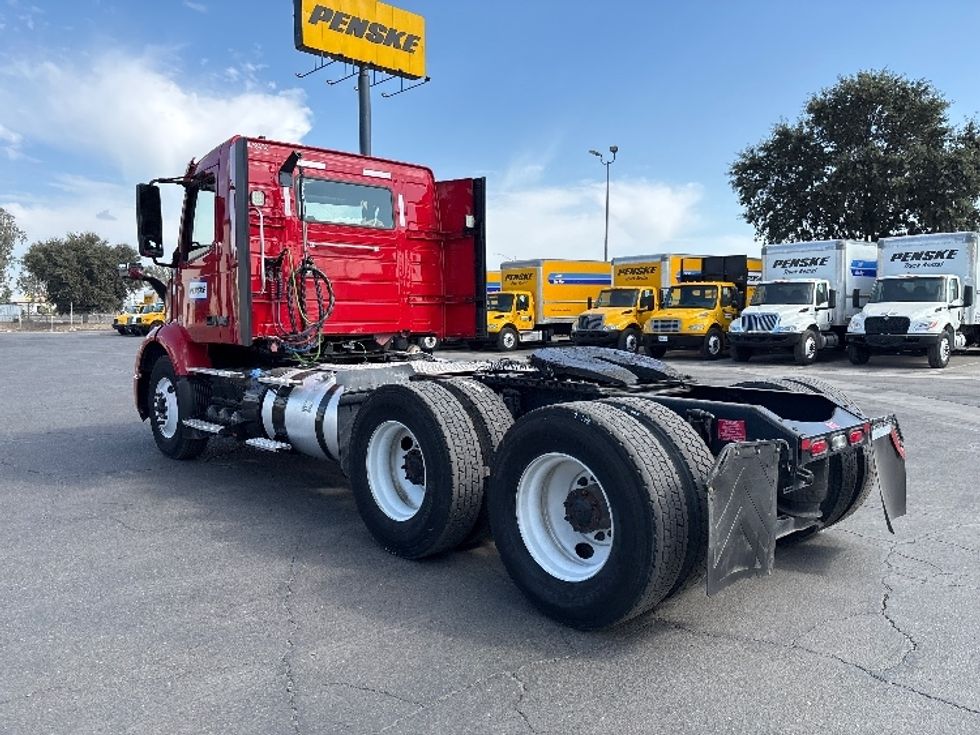 Day Cab Tractor-Heavy Duty Tractors-Volvo-2022-VNR64300-Fresno-CA-269,404\n\t\tmiles-$ 64,000 - Image 5