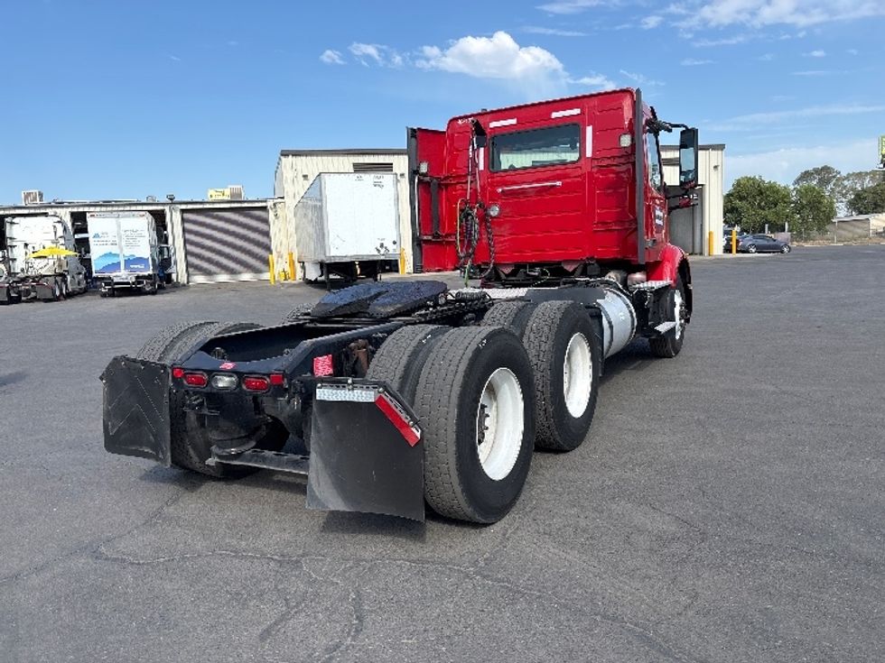Day Cab Tractor-Heavy Duty Tractors-Volvo-2022-VNR64300-Fresno-CA-269,404\n\t\tmiles-$ 64,000 - Image 7