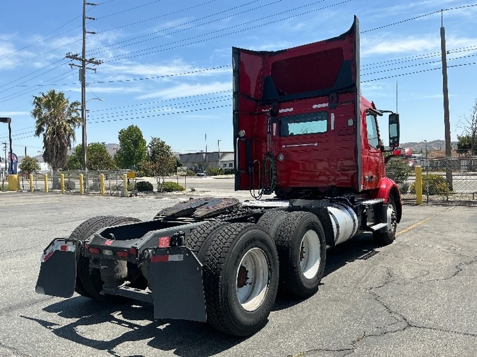 Day Cab Tractor-Heavy Duty Tractors-Volvo-2022-VNR64300-Fresno-CA-331,337\n\t\tmiles-$ 63,750 - Image 7