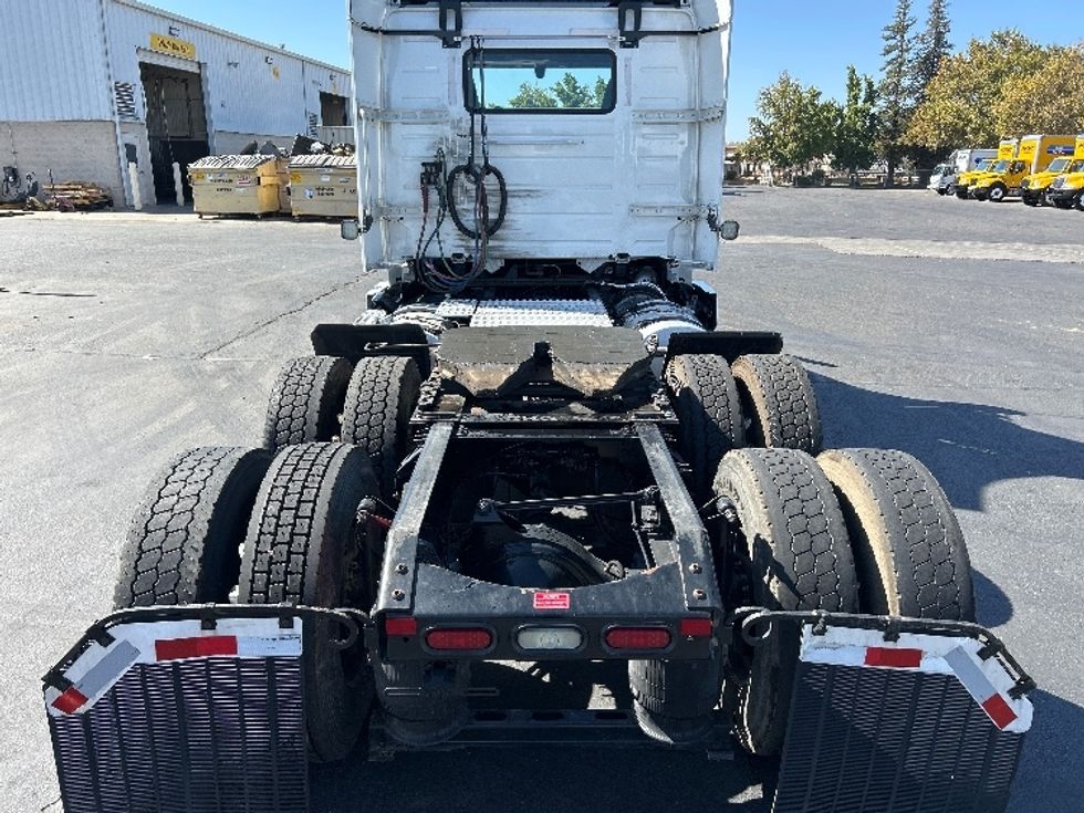 Day Cab Tractor-Heavy Duty Tractors-Volvo-2022-VNR64300-Patterson-CA-557,240\n\t\tmiles-$ 44,250 - Image 6