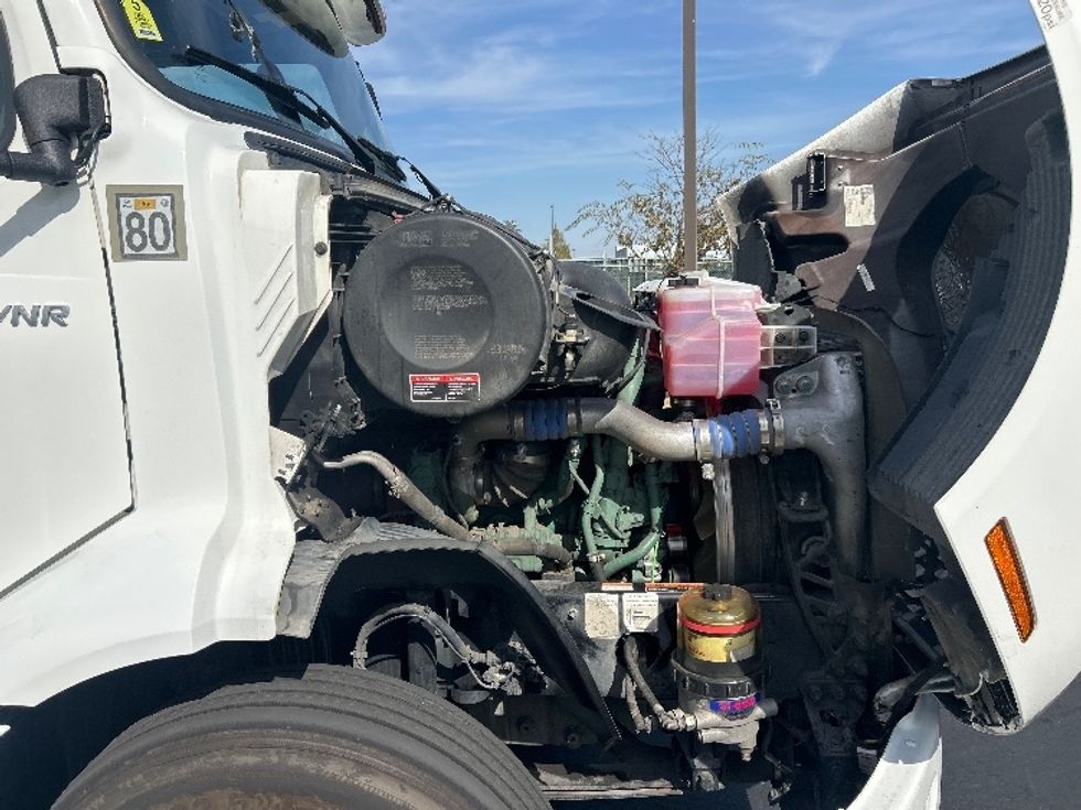 Day Cab Tractor-Heavy Duty Tractors-Volvo-2022-VNR64300-Stockton-CA-524,712\n\t\tmiles-$ 47,500 - Image 15