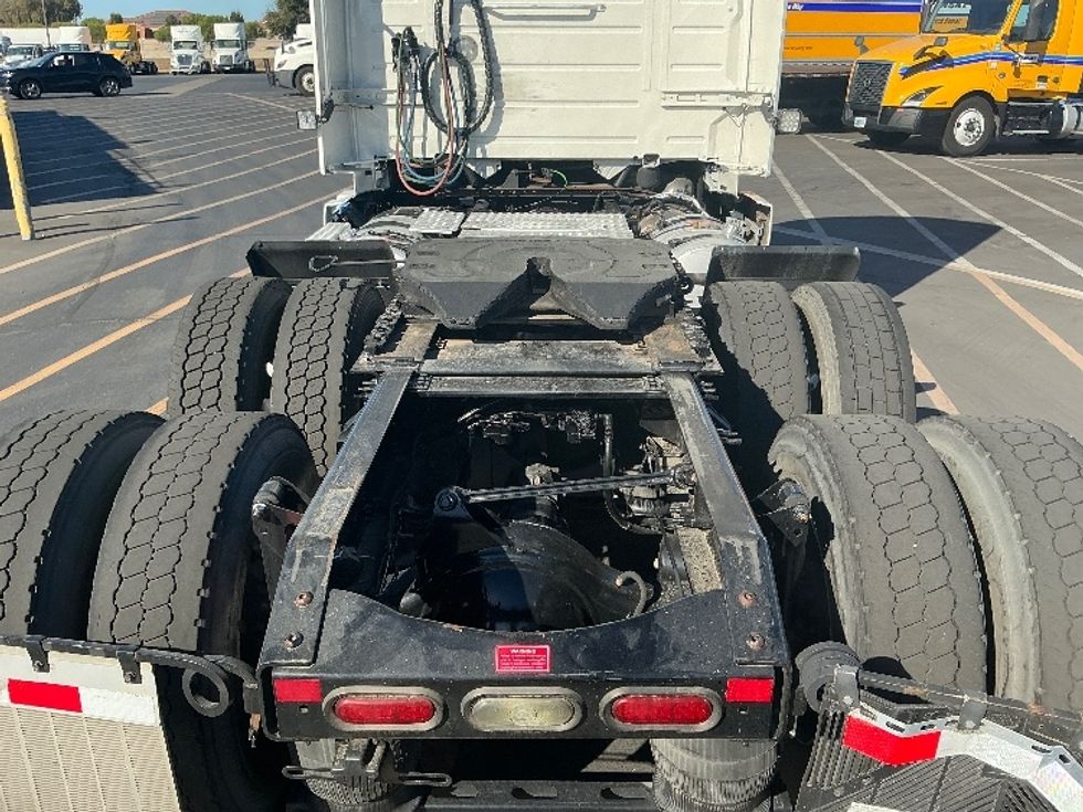 Day Cab Tractor-Heavy Duty Tractors-Volvo-2022-VNR64300-Stockton-CA-524,712\n\t\tmiles-$ 47,500 - Image 6