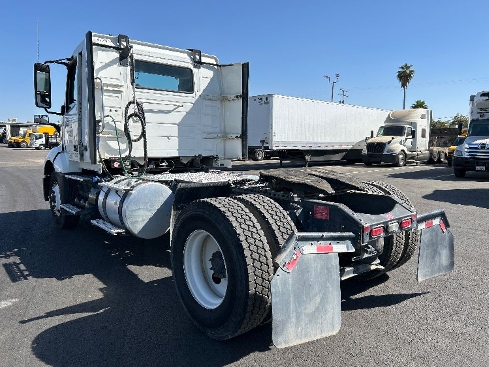Day Cab Tractor-Heavy Duty Tractors-Volvo-2023-VNL42300-Fresno-CA-280,015\n\t\tmiles-$ 73,000 - Image 5