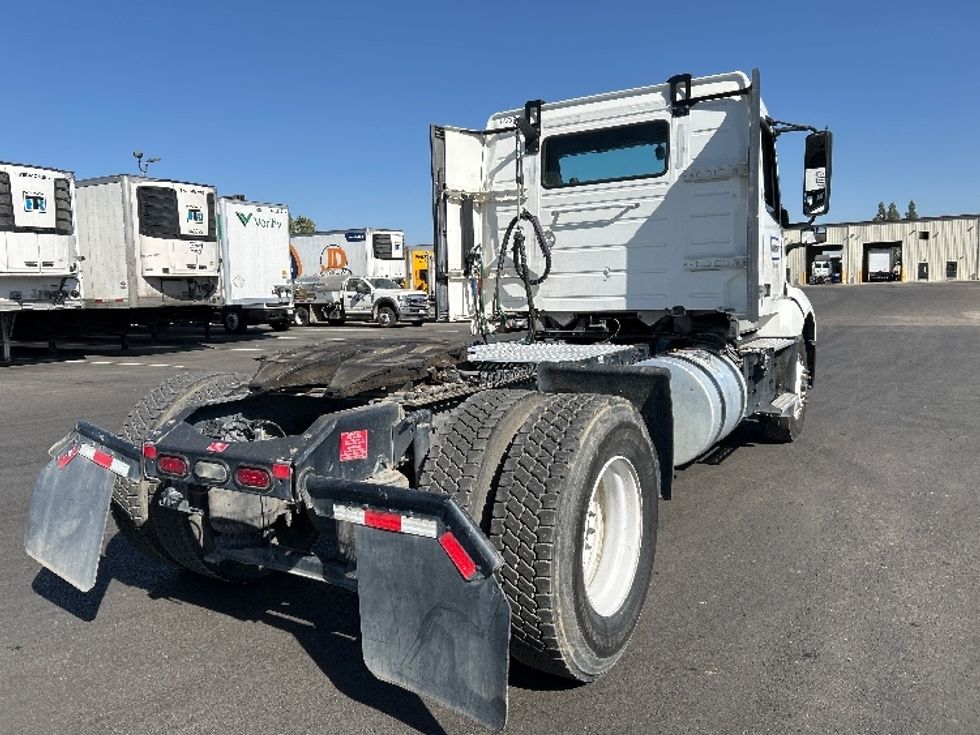 Day Cab Tractor-Heavy Duty Tractors-Volvo-2023-VNL42300-Fresno-CA-280,015\n\t\tmiles-$ 73,000 - Image 7