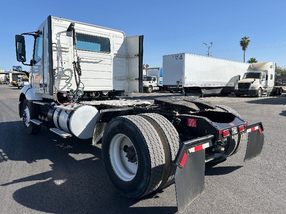 Day Cab Tractor-Heavy Duty Tractors-Volvo-2023-VNL42300-Fresno-CA-333,500\n\t\tmiles-$ 68,500 - Image 5